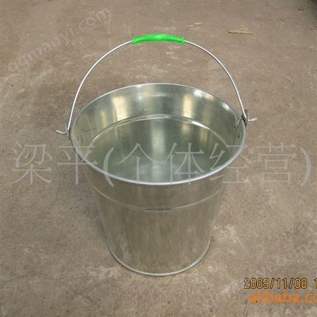 10L低价供应家用小号水桶 垃圾桶 临沂