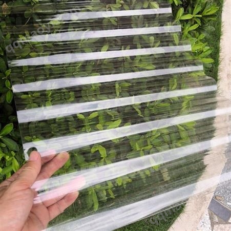 屋顶塑料亮瓦用PC透明琉璃瓦如同玻璃一般透明