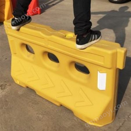 SC-225黔东注水装沙市政围栏供应商 选双路 注水水马 全新料水马
