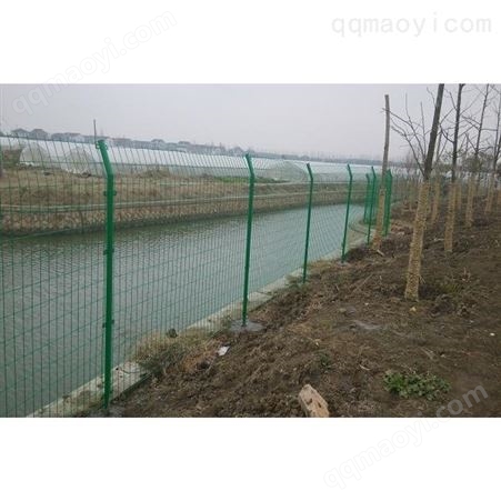 无希望水渠双边丝围界 河道临边防护网 双边丝围栏